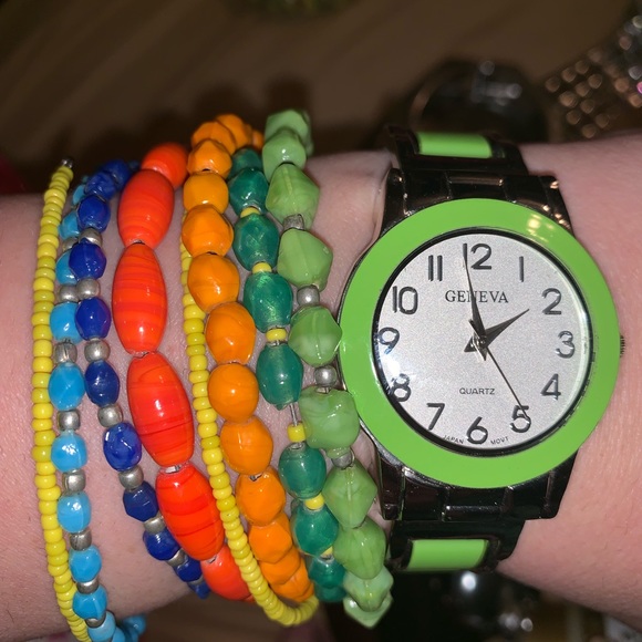 BEAUTIFUL BANGLE WATCH W/ TWO MATCHING BRACELETS - Picture 6 of 8